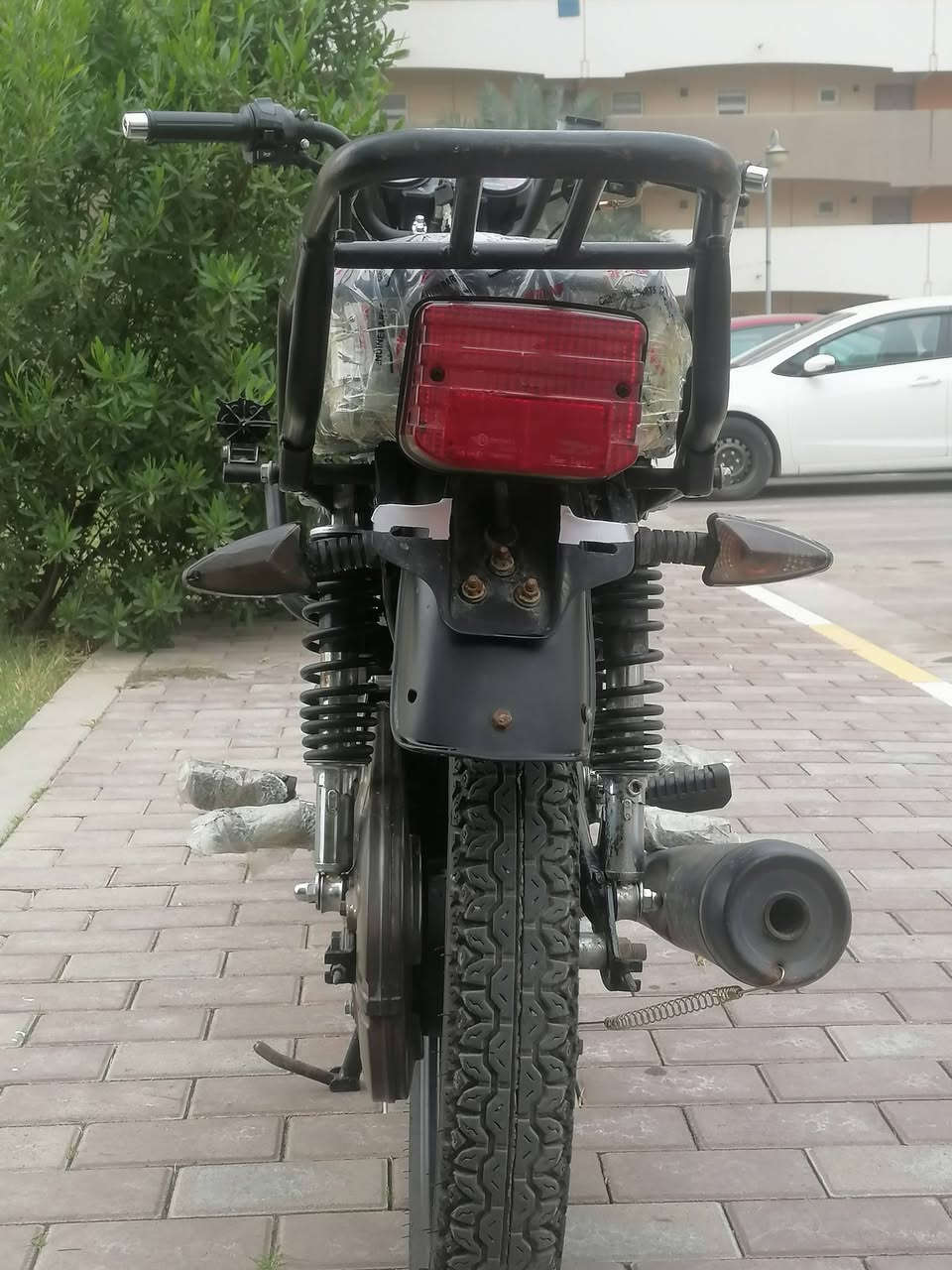 السلام عليكم شباب دراجه شاينك رقم وسنويه مديل 23 محرك مكفول برغي مامفتوح بيه اسعر 1350 بغداد باقي  بس علستلام لواحات بتحويل تستلمهن ***********مستعجل عله بيعته مكاني بغداد بسمايه
