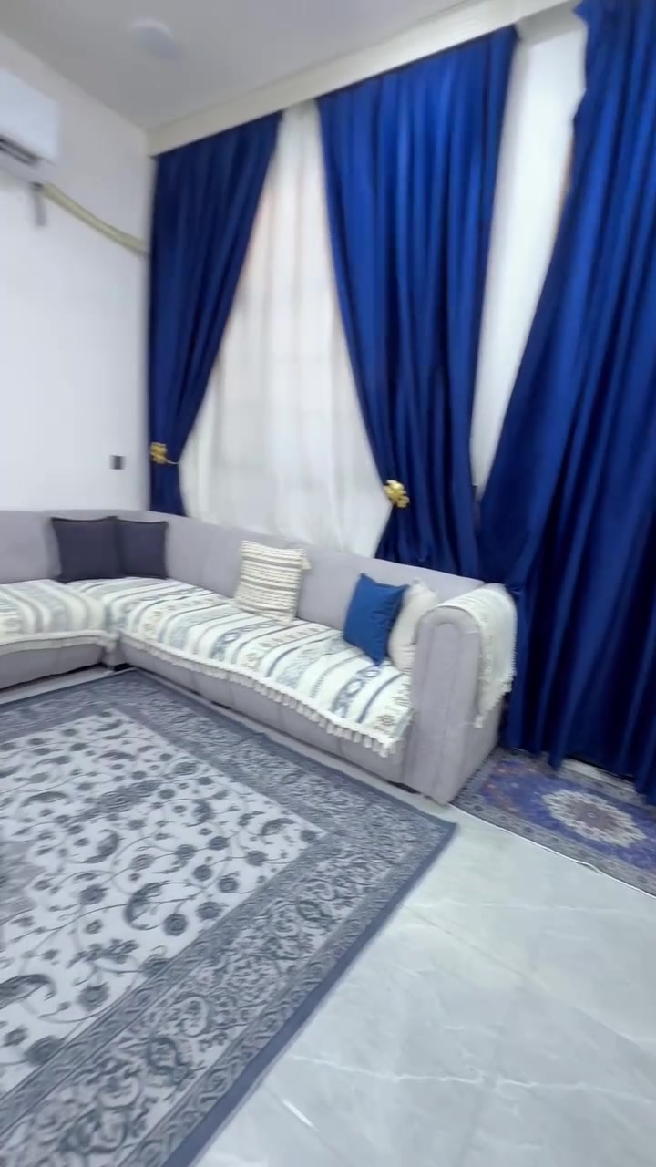 زراعي سند 25 مساحه 50م مكانه مرتب وهادء بغداد الكرخ منطقه الري يحتوي على صاله مطبخ دوره مياه منور غرفتين اثاث بل كامل يعني جيب هدومك وتكعد الاثاث مال السنه كله جديد ويحتوي على ضمان شركات السعر 85 مليون بس 
هاتف ‭***********‬ وتس اب ممتوفر على الفيس
