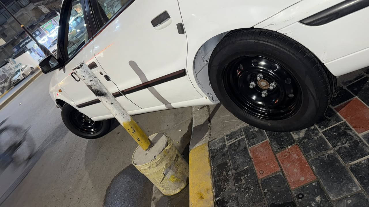 سلام وعليكم سمند ناطقه 2013 كير  محرك حدادايه خير من الله تدفه تبريد خير من الله شكد متكول عليها جديده خير من الله وشرط بيها ويلكب مال شركه مو هاذ الويل داخله نضيف وخارجه بعد انضف مثل مشوف بصوره سياره مال طلعه مو مال شغل ماشيه190 سعر48 وبيه مجال للشراي اتصال*********** بي واتساب مكان بغداد الكسره قرب الاعضميه
