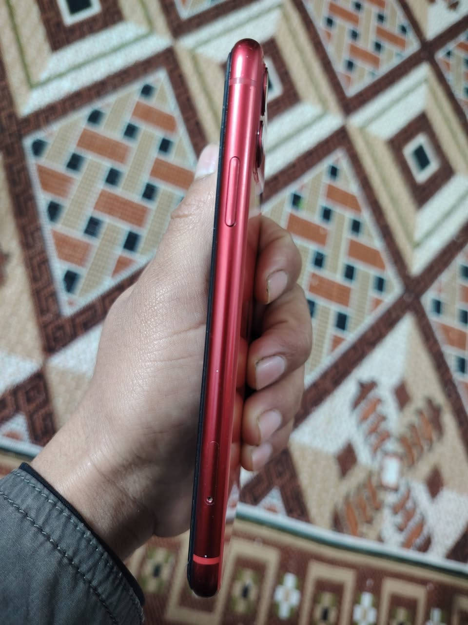 ايفون 11عادي مبدل بطارية وشاشه وكاله السعر250بي مجال ***********
