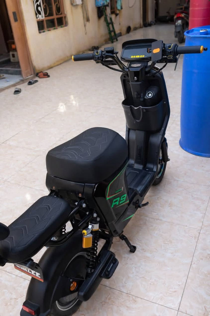 دراجه شحن r9
2026 /5بطاريات/سرعه109/
جديده استخدام قليل جداً نضافه عامه

 جميع ملحقاتها وياها 

سله

شاحنه

نضارات 

سويج وبصمه 

دواسات 

السعر500/رقم ‏‪***********‬‏
