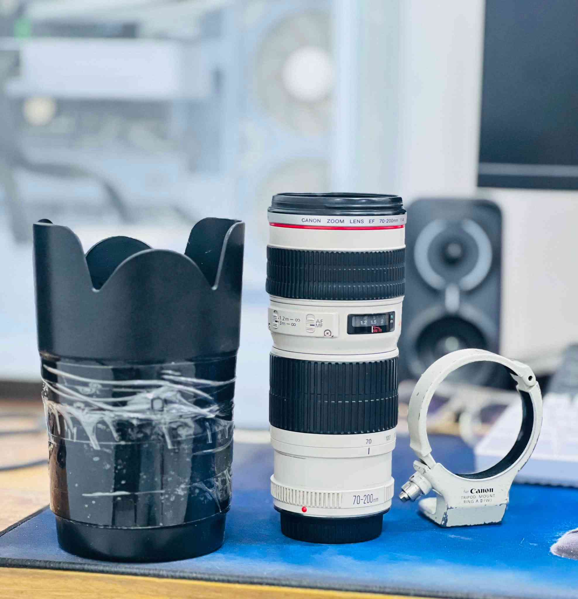 عدسة كانون 70-200 فتحة 4
نضيفه هود دبل مكاني كوت متوفر توصيل لجميع المحافظات 
*********** اتصال 
واتساب ***********
