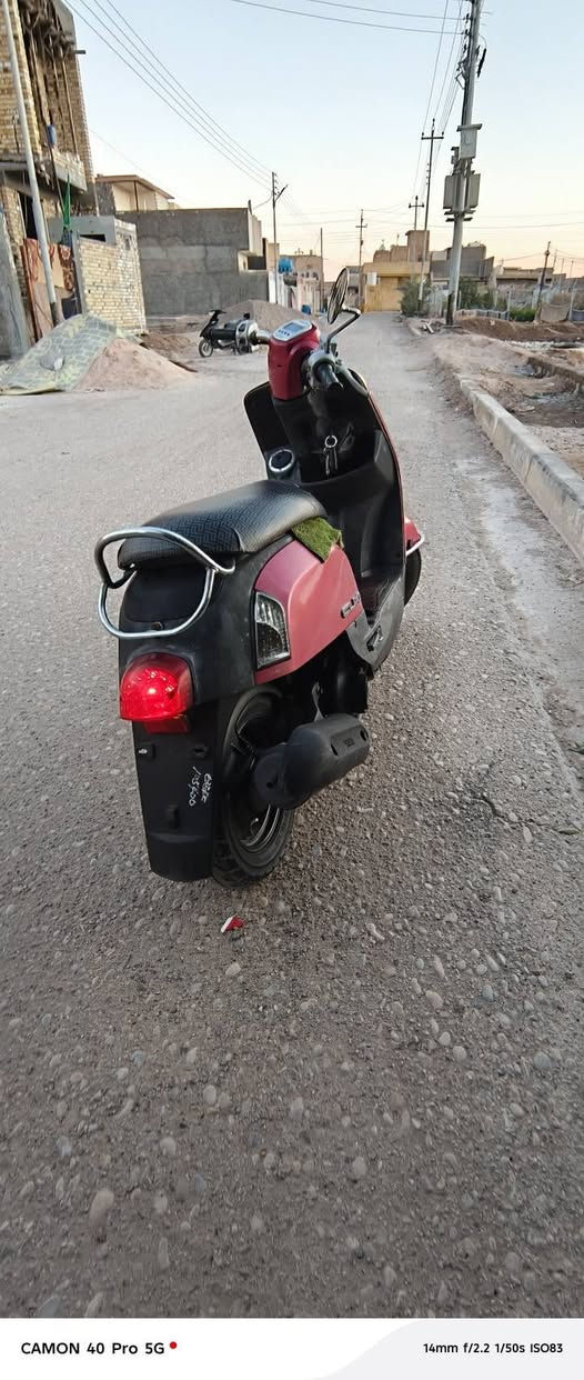 سلام عليكم دراجه بوليس البيع دراجه جديده صارله قل من شهر من طالعه من رمبه طلعه معرض عاشور مديل 2009 دراجه نوزل السعر مليون ١٥٠ وبيه مجال حك جيه دراجه كفاله من محرك بيه ملحضه بسيطه بل كفرات ختم واحد كفرات وي المكينه المكان ميسان ***********
