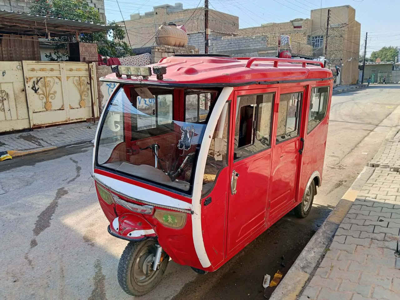 سلام عليكم عندي هاي التكتك للبيع سعره ثلاث ملايين وبيه مجال ***********
هذا رقمي بي وات ساب
