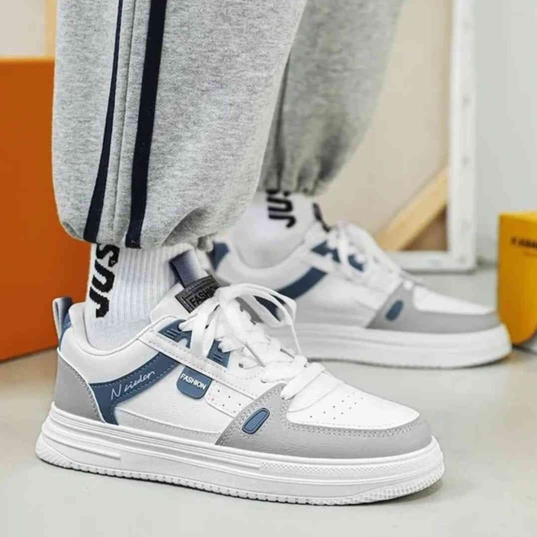 سلام عليكم احذيه ولادي بناتي بضاعه كوريه اصليه مو صيني وشرط الضمان يوجد توصيل داخل حي العامل والمناطق المجاوره للحجز راسلونا على الوتساب ***********
