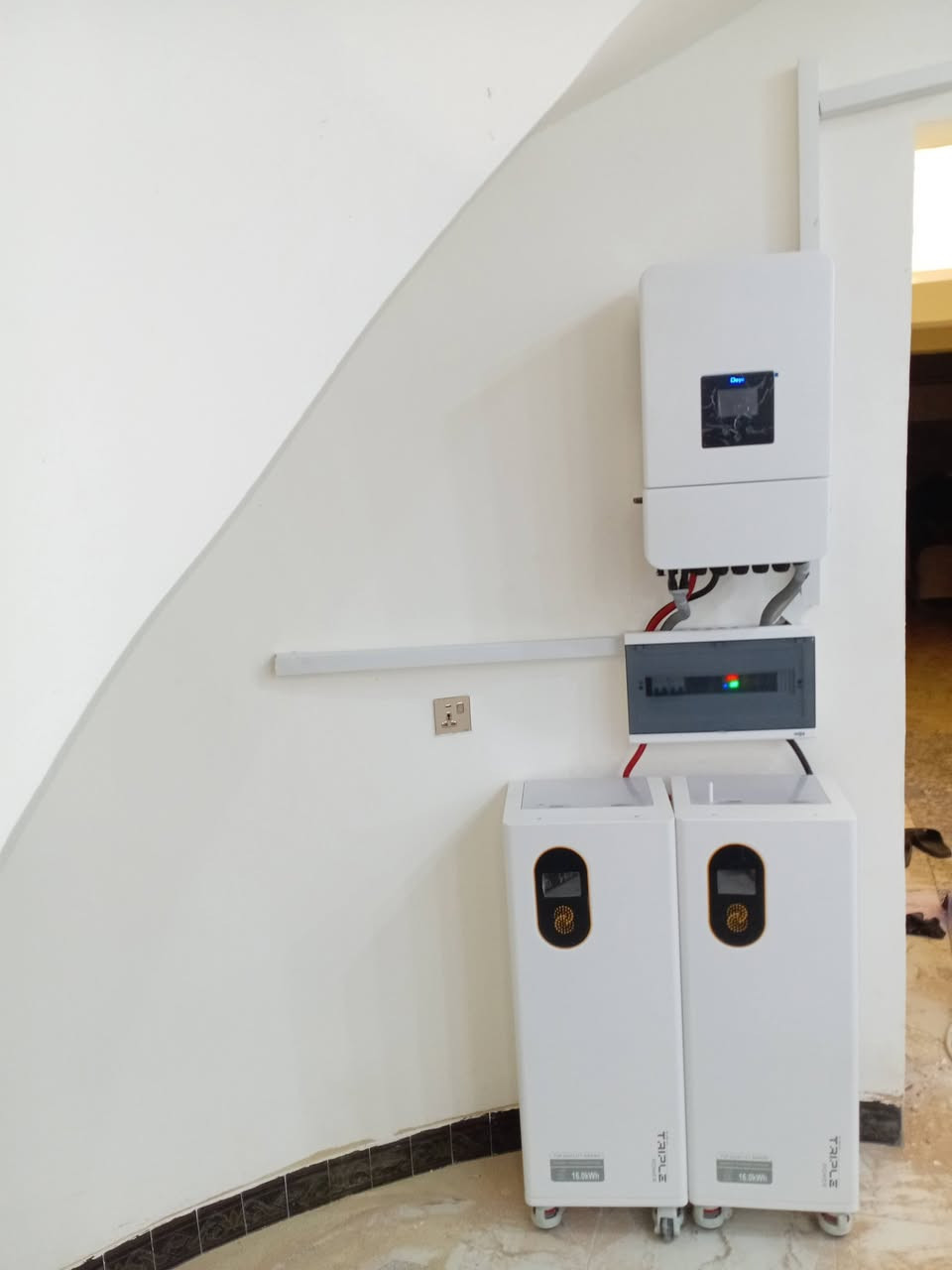 {تنصيب منظومة طاقة شمسيه2026}

‎من قبل كادر شركة رويال سولار 

‎تجهيز منظومة منزلي 32 أمبير نهارأ و 32 أمبير ليلأ 

الموقع صلاح الدين - قضاء بيجي 
  
‎✅الواح المستخدم جينكو حجم 615واط
‎عدد: 16 ضمان 15 سنة استبدال

جهاز انفيرتر   هايبرد DEYE 8k✅
‎  عدد:1 ضمان 5 سنة 

بطارية مستخدمة نوع ليثيوم SOLAX  حجم 16KW ✅
عدد:2 ضمان 10 سنوات تبديل+صيانة

‎يتوفر لدى شركتنا رويال سولار نظام نقدي و اقساط لموظفين كي كارد لمده 18 أشهر 

‎العنوان كركوك شارع القدس - مقابل كوفي الجادرية - عمارة رويال نيت 

‎فرع الثاني كركوك شارع المطار قرب فلكة تكريت

فرع صلاح الدين - تكريت - القادسية شارع الكراج -قرب الحديثي للموبايل 

‎للحجز والاستفسار للتواصل او مراسلتنا على واتساب 

*********** كركوك
*********** صلاح الدين اسيا
*********** صلاح الدين زين
*********** الشركة 

 الرقم المختصر 6020📞
