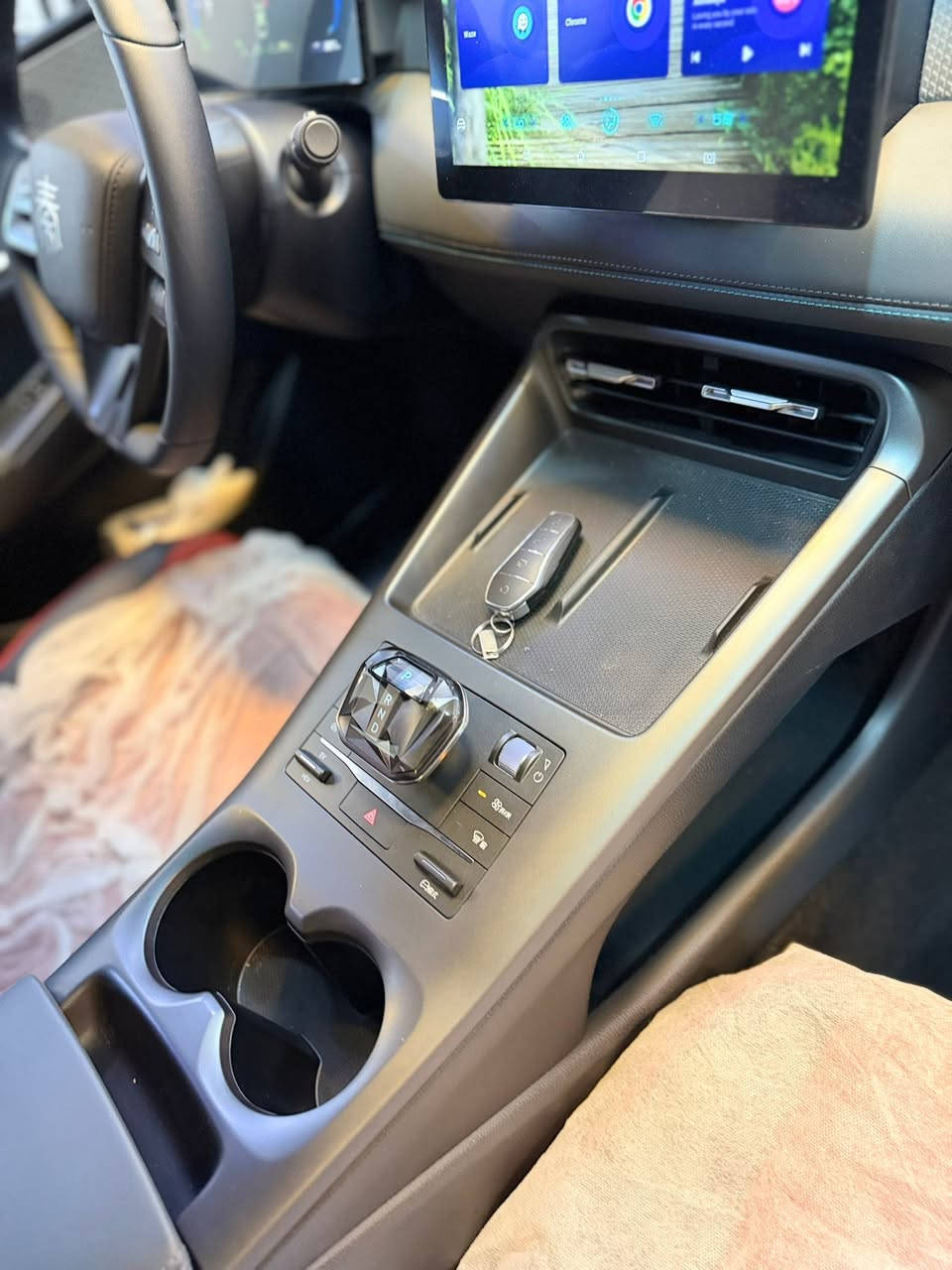 كن بلص ٢٠٢٥
خليجي مكفولة كفاله عامه 
مستخدم عداد 6000 Km
داخل احمر 
مثبت لوحات وجاهز تحويل ثاني يوم 
شاشة كبيره 
حساس خلفي 
تحكم ستيرن 
كامره خلفيه 
ويل اسود 

مكانة بغداد الكراده 
***********
