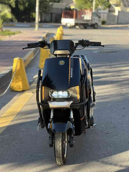 سلام عليكم شباب دراجه شحن للبيع  نوع سكنس دراجه زيرو زيرو10 يوم من ماخذها من معرض وصل شراء موجود دراجه كل نقص وعيب مابيها امانت الله بعدها بلجيس  بيها مواصفات تخبل 

الموديل 2025❤️
النوع سكنس  المدرع ❤️‍🔥
البطاريات 6دبل😋
التحويلات3😳
السرعه 80❤️‍🔥
الرجوع الـ خلف 🤷‍♂️
لونها مميز🤍
شاشه تاب تعرض الك كل عطل😋
بريكات دهن دسكات هدروليك ❤️‍🔥
تايرات جوبلس🤷‍♂️
دبل إشاره 😋
استان صفح وتعليك😙
تشغيل عن بعد 🤷‍♂️
جهاز إنذار السرقه ❤️‍🔥
بصمات 2🙀
سويجات 2🥺
شاحنه اصليه❤️
مسافه تحت صندوق جبيره ❤️
تمشيك بل شحنه وحده 60كيلو 🤷‍♂️
درع حديد كامل الحمايه كفرات الدراجه 💕

اي استفسار اتصال 

***********

مكاني بغداد لاعظميه
