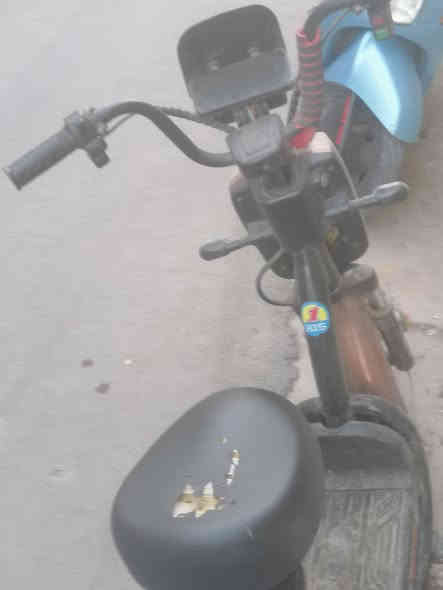 دراجه شحن بايسكل  قياس ٢٧
دراجه نقص بطاريتين فقط شغاله كامله مابيها شي
للمراسله خاص او اتصل علرقم ***********
