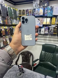 للبيع فقط 13 برو ماكس  جهاز نظيف وشرط ما مفتوح وحاسبة نورمال بدون غراض...