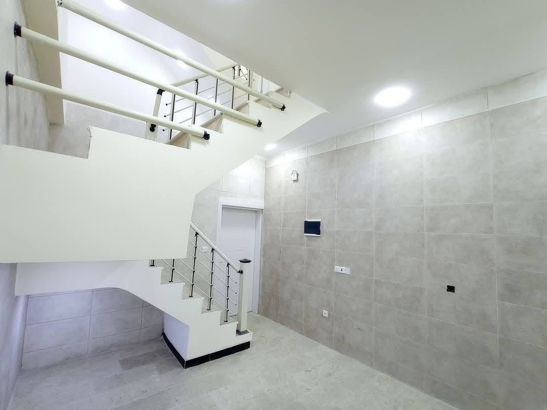 🔑بيت طابو ملك صرف في منطقه الاعضميه سبع ابكار لبيع 🏠
*واجهه البيت(٤م )ومساحه (64 م )يحتوي البيت على( ٤)غرف نوم  + استقبال + صحيات عدد (٢)+سطح (٢)+ مطبخ كبير 
البيت يحتوي على واجهه مرمر + ارضيه طابق الاول مرمر +بايات الدرج مرمر  +🚪ابواب داخليه مودرن بجوده عاليه وباب قاصه 
 للاستفسار مراسله على رقم 📞(***********)
