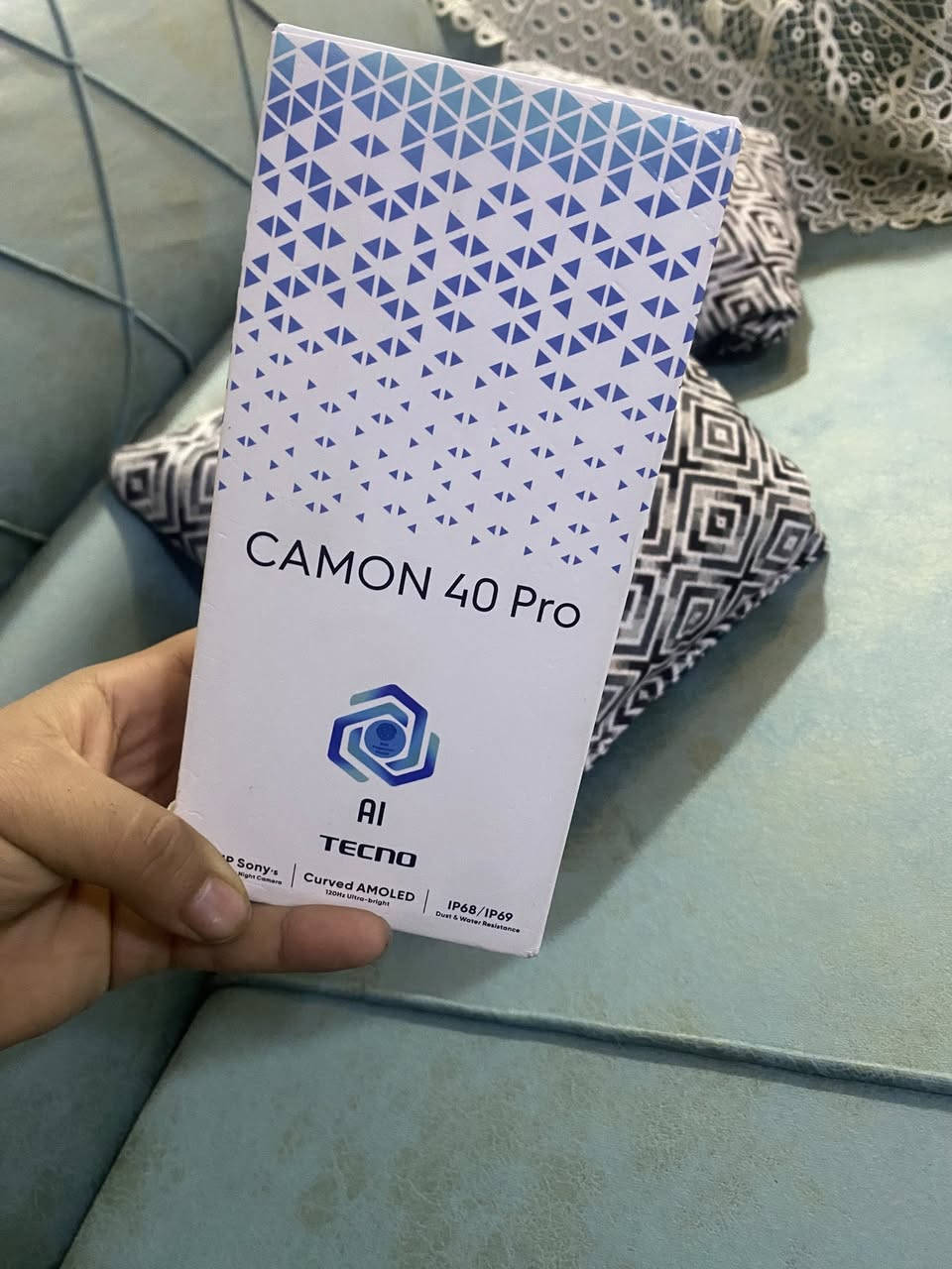 كامون 40برو Al TECNO ذاكره سعة تخزين 256 يوجد توصيل داخل بغداد سعرة 100الف فقط  ***********
