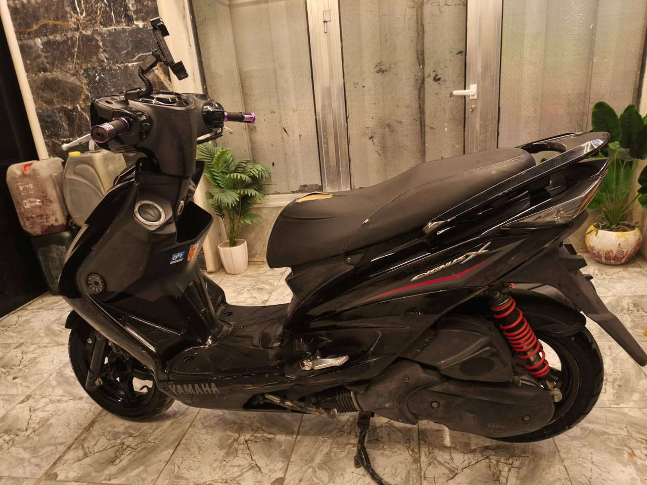 سلام عليكم سكنس لد دراجه كفاله عامه برغي مامفتوحه بيها مكينه ماملعوب بيها دراجه اوراقها كامله دراجه مال مزاد ياباني 1150 وبيها مجال حك جيه ***********
