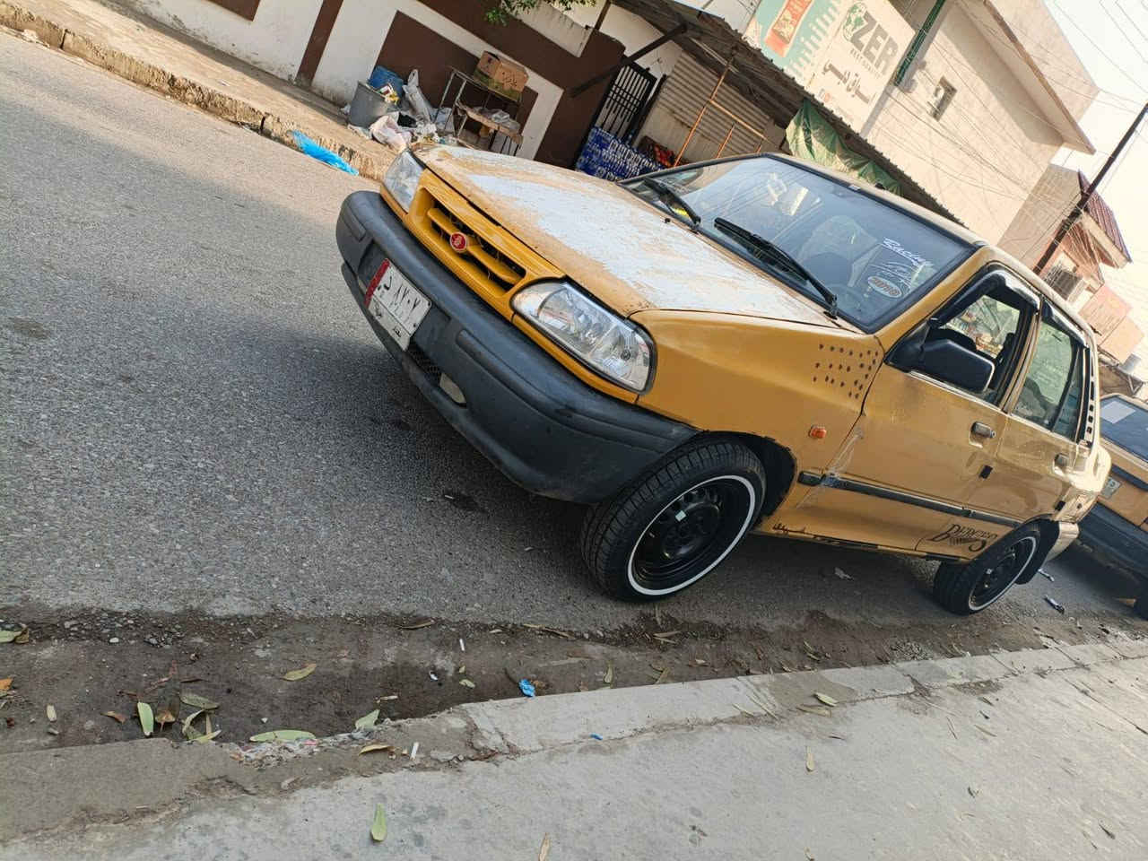 السلام عليكم سايبه ٢٠١١كابون شغال طخم تايرات وطخم الوره والكدام وشرط التحويل وبيها رصعات ودخلتها حداديه والسعر 25وبيها شي بسيط ***********
