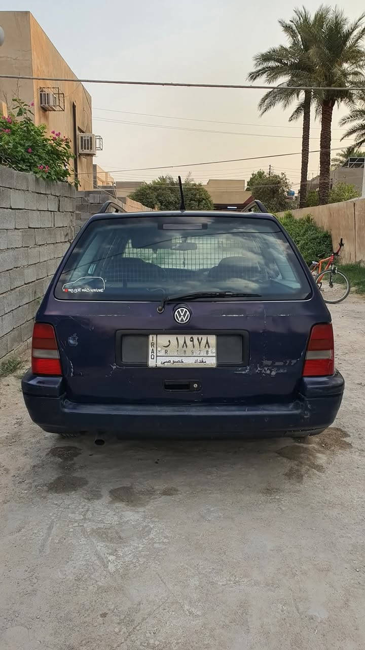 السلام وعليكم  
للبيع كولف ستيشن  Variant موديل ١٩٩٦
سياره بلاديه عضمته حلوه  
بيه بس بنيد  صبغ
حداديه أمامي خلفي  صطاب اكسلات
 خير من الله كله جديد 
تبريد ثلج منضومه كامله كله جديده  
 تخم تاير جديد    مكينه  حاويه ١٨٠٠   كير عادي 
 غرفته حلوه مرتبه   كهربايات كله شغال

ترايك وين ماتحب  انكر سويج وطلع 
  عارضه ٤٥عنوان بغداد تقاطع درويش  
***********
