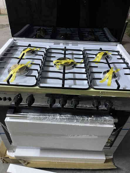 طباخ تكنو اصدار 2024  كسر كارتون  سعر مناسب جداً علماً انو ما مستعمل خمس عيون وفرنين كهرباء وغاز ممفتوح الصور للعرض *********** المكان بلد يثرب
