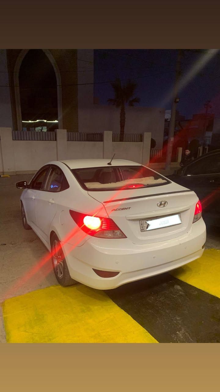 هیوندای ئەکسینت خلیجی 
مــــــــــــۆدیل / 2017 
مەکینە V4 دووش ، قەپاغ کرایتەوە ، 200 هەزار کم چووە 
ڕەقەم و سەنەوی نوێیە 
سبوغ بۆنیت چاملغ دەرگا 
بێ ناوگرتن ، بێ ئێڕبــــــاگ 
***********
نــــــرخ   ۹۹ $ وەرەقەهيونداي أكسنت الخليج 
موديل / 2017 
محرك V4، قطع مسافة 200 ألف ميل 
للبيع، مستعمل وأوتوماتيك 
باب Sbugh Bonnet Chamlgh 
بدون اسم، بدون وسائد هوائية 
***********
السعر 99 دولارًا للورق أربيل, العراق
