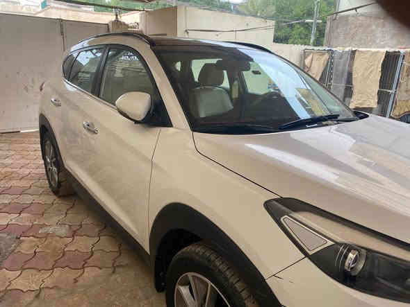 سياره توسان خليجي مديل ٢٠١٨ رقم نجف بيضاء بانوراما 
السعر ١٨٥٠٠$ 
للتواصل على الرقم التالي ***********
