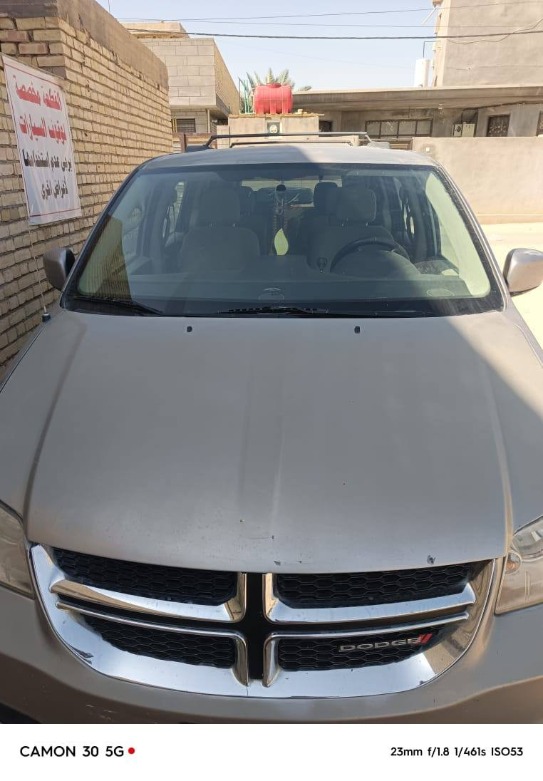 السلام عليكم دوج البيع موديل 15 كير محرك حداديه جاهزه مطلوبه كمرك السعر 90ورقه وبيهه مجال رقم الهاتف ***********
