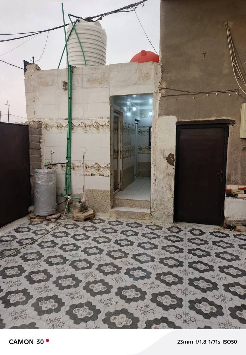 السلام عليكم بيع مستعجل بيت زراعي المساحه 250 متر ناحيه الفظليه الموقع شارع العطاوه قرب بيت ابو علي لامي يتكون من 3 غرف صاله ومطبخ وستقبال صحيات السعر جدآ جدآ مناسب للاستفسار *********** واتساب *********** اتصل 🥰 نستقبل كافت العروض داخل الفظليه وطرافها ❤️
