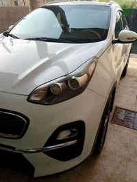 سبورتج ٢٠١٩ شكل ٣٠ السياره نظيفه جدا باسمي ماشيه ٧٢ الف مواصفاتها بنور...