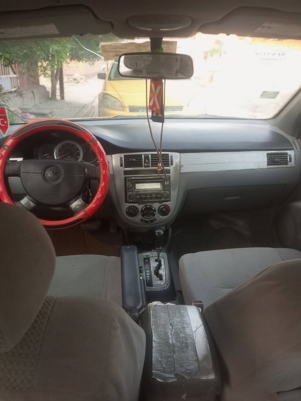 السلام عليكم فورنزا ٢٠٠٧ سياره نضيفه الكشر شوفت العين كير محرك نفضاف وسلف وجويتر وعقل حاويه تخم تاير ٦٠ ٪١٠٠ السعر ٣٨ وبيها مجال حك الجيه العنوان بغداد الحسينيه ***********
