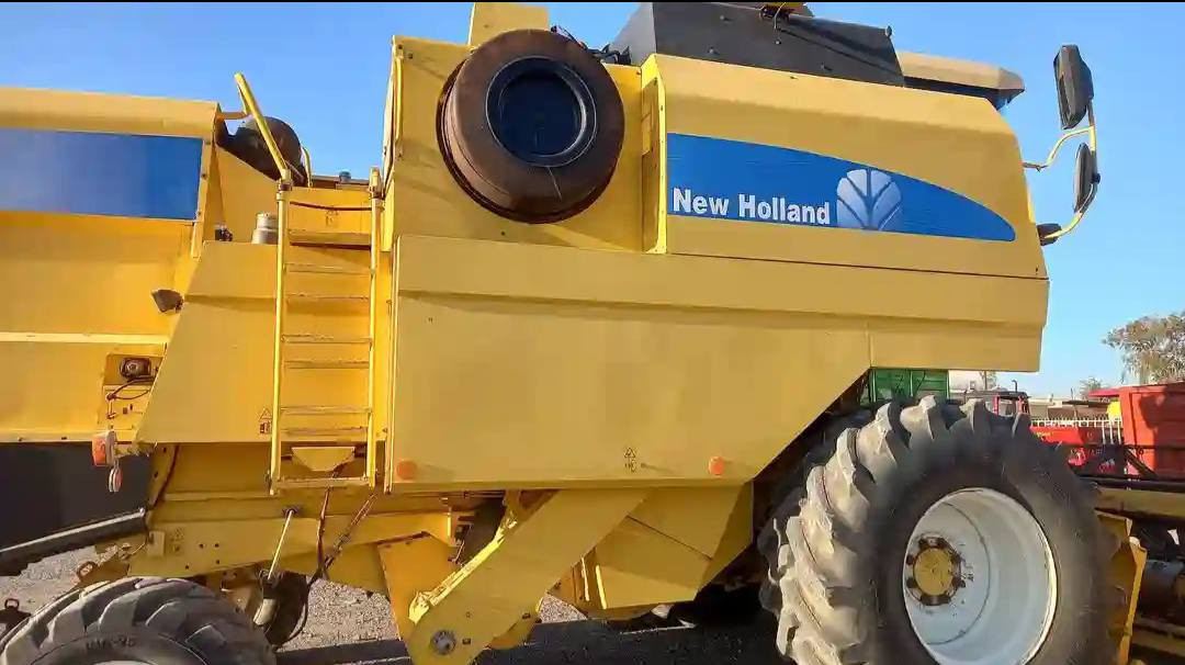 حاصده نيو هولند موديل 2006 خمس بلام هايدرو طبله حجم 15 للبيع المكان صلاح الدين قضاء الشرقاط 
ه‍/***********
