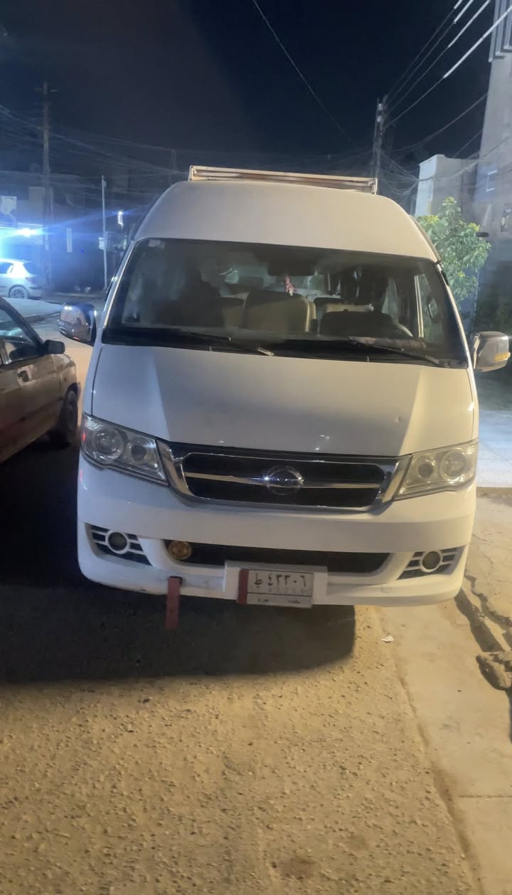 سلام عليكم هايكر موديل 2016 حره رقم بغداد تحويل ثاني يوم ماشيه 145 سيارة نظيفة مكينه مكفوله ومامفتوحه 17 راكب بلادي درع وسيبايه ويل هايسا باب كهربائي والتنته مغلفه شراي اتصل مامتواجد على الفيس بوك ***********
