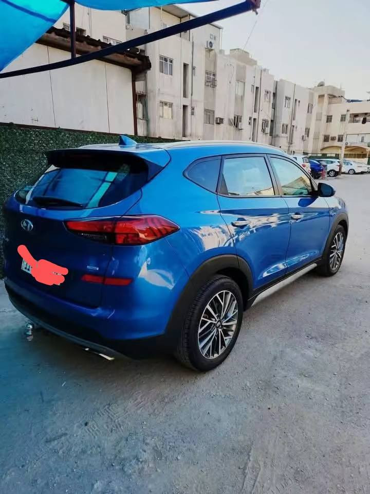 سلام عليكم
توسان موديل 19 شكل عشرين ماشية واحد وخمسين 
مواصفات 
شاشه كار بلي 
مانع أنصدم  كشافات ضباب 
أربع تحكمات استيرن 
مانع انحدار 
رادار اماي خلفي جانبي 
سايد بريك بصمه 
لد نهاري 
ترحيب أبوابل 
هوك خلفي كهربائي 
أوتو هود 
كشن كهربائي 
تفئه كشنات 
بصمه أبواب 
كامره خلفيه 
فوريل 
كير أي تي أم مرغوب 
مكينه جي تي اي لأ تبخير وتنقص 
لون ازرق جيتي مرغوب 
تبريد قطعتين بيانو 
رقم بغداد مشروع وطني 
امرايه بانص كهربائيه 
سعر ١٨٠بيه مجال 
مكانه بغداد حي بتول 
الاستفسار ***********
