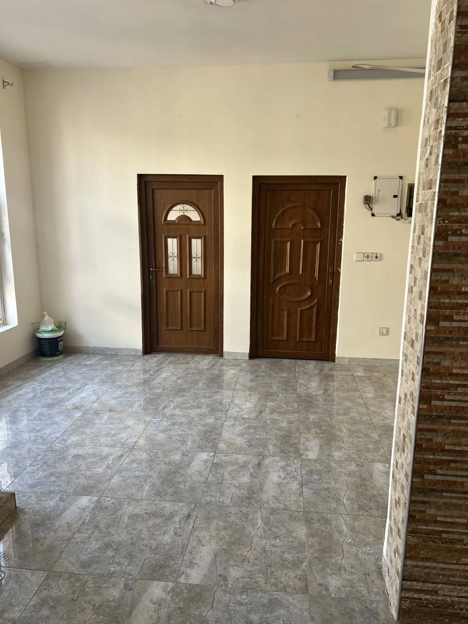 السلام عليكم 
للإيجار مشتمل طابق أول يحتوي على صالة وغرفتي نوم مع مطبخ ومجموعة صحية-بعقوبة الجديدة-نهر الحجية- قرب عيادة الدكتور عادل الحسيني
***********
