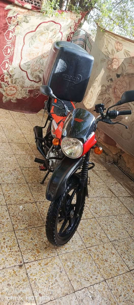 السلام عليكم  بوكسر جبلي موديل 23نزول 24بشهر السادس الدراجه هزه جديده رقم نكليزي باقي بس استلام  كامله مكمله كبل الشارع الدراجه مجفته مره وحده قبل 10ايام تجفيت شركه مكفوله من تنقيص من شاصي من  تبخير من ماشه من تايرات جدد اصليات شركه ملاحضه الصندوك مو للبيع والله العظيم الدراجه استخدام شخصي  مكاني بغداد سبع البور السعر 2350وبيها مجال   
***********
