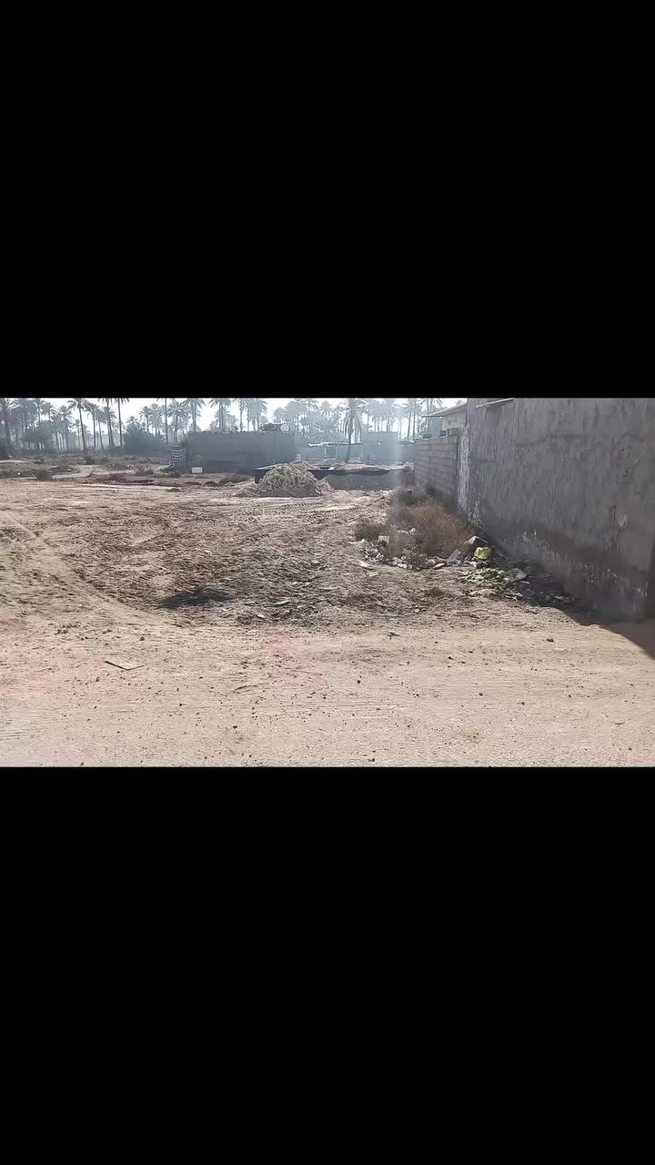 بسم الله الرحمن الرحيم 
اللهم صل على محمد وآل محمد 
قطعة أرض للبيع طابو زراعي سند 25 مساحه 220م واجهيه 10ونص مدفونه خدمات ماء وكهرباء مولدة تبليط العنوان كربلاء طويريج خلف بيت 🏠 مدير الناحية ***********
