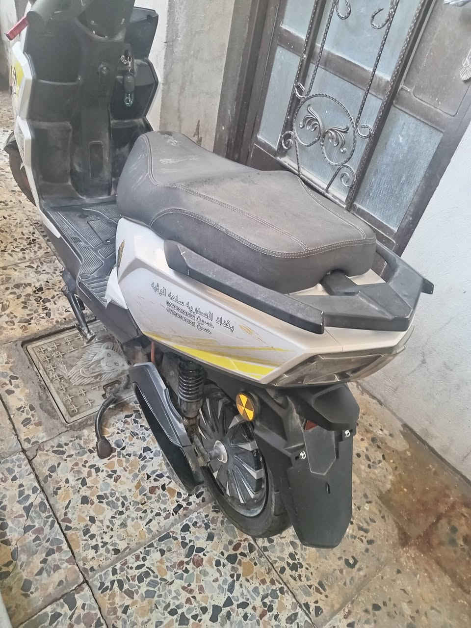 سلام عليكم دراجه شحن كلشي مابيها شغاله بس نقصها تاير خلفي مشكوك وتفقد شحن شي بسيط 6 بطاريات سرعه 70 مكاني الخطيب الزراعي السعر واتساب *********** او خاص
