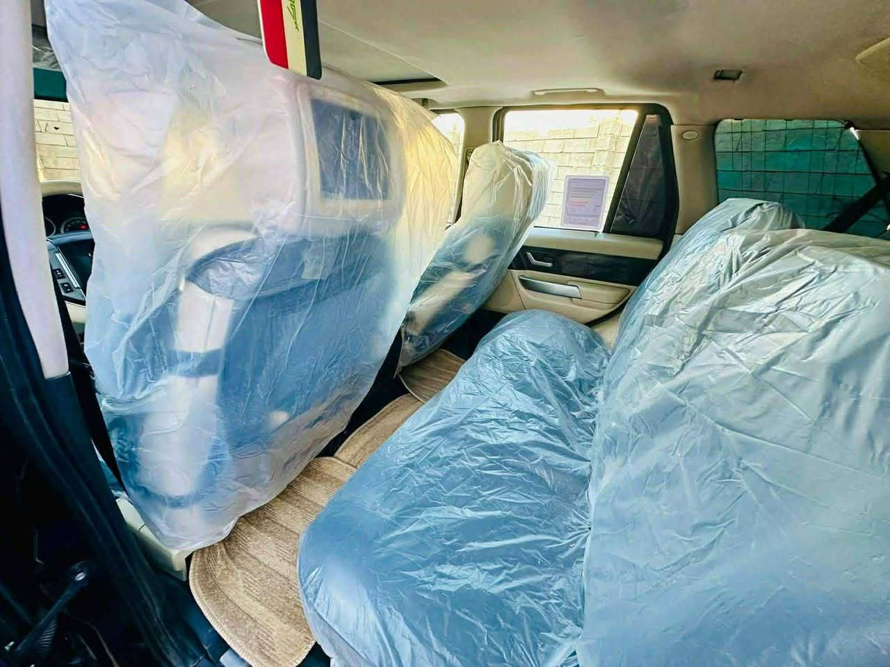 سلام عليكم رانج للبيع موديل 2009 اصل السعر 127 وبيه مجال قليل رقم الهتف *********** 
سلام عليكم

للبيع او مرواس حسب القناعه رانج روفر 2009

محرك 8 سلندر سوبر جديد

1_ محور دبل او لوي انسه لغوه جوبلس بالك مرتاح

2_ فول مواصفات

3_كشنات جلد

4_كشنات كهربائيه

5_حساسات امامي خلفي

6_لايت زينون عدسه علي ناصي 

7_داخل بيجي

8_سلايد روف 

9_شاشه 

10_كشنات تدفه تبريد

11_مكفوله من الحادث صبغ بنيد سوناره بالمنشور

12_ويل كب 20 + تخم تاير

13_تخم تاير جديد

14_داينمو جديد

15_باتري جديد

16_منضومه بانزين

17_تخم بلكات

18_نوزلات

19_جديده ماتفتح بنيد

20_رقم مميز

21_سياره باسمي

22 مكان نجف
