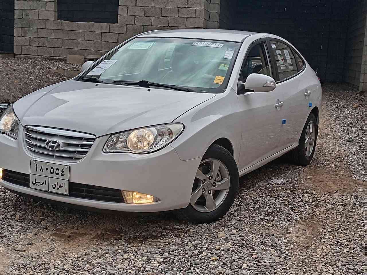 النترا موديل 2011 بدون صبغ بدون بارد محرك ما مفتوح ١٦ سنويه جديده هزي جديده كاميرات حساسات ٤ دسك السيارة وضع شركة داخل لونين خمسه ويل كب بلادي شاير بل مري رقم الجوال *********** الشراي يتصل المكان القياره حاج علي
