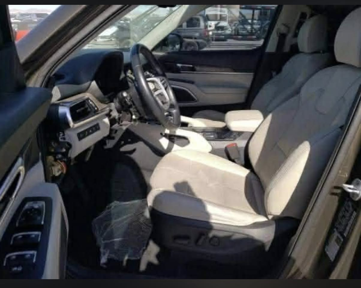 السلام عليكم كيا تولرايد موديل 21ماشيه 40 السياره كفاله عامه بدون قطره صبح ولا تبديل فقط شاشه دشبول وصاج دشبول ودركه  سرقه وراجعه سستم اصلي 
المواصفات
كشنات تدفئة تبريد
داخل كريمي
فتحة
رادارات
تحديد مسار
صندوق كهرباء
تبريد من فصل السيارة vip
التواصل ***********
