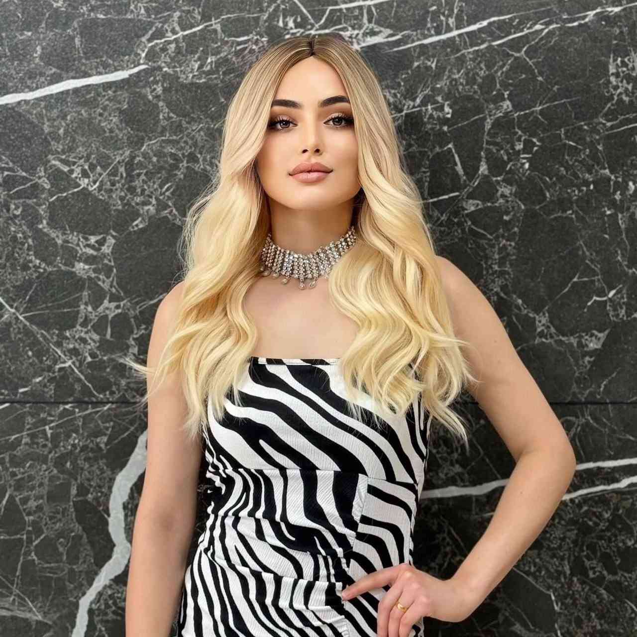 بنوتات اجاكم عيد ورا رمضان واكيد حابين تطلعون مميزين بي؟تميزوا بشعركم يمي
توفر باروكات بكل الاطوال من كاري او  بوي او متر الخ..وبكل الالوان  وها،شعرها الياف طبيعي يعني تحمل الكوي الشسوار الحراره الخ...وكأنما شعرچ وللمصداقيه تفحصي ماعجبچ رجعي بيد المندوب❤


**إذا كنت صاحب هذا الإعلان وتريد حذفه لأي سبب، رجاءا أرسل رسالة إلى الدعم الفني**