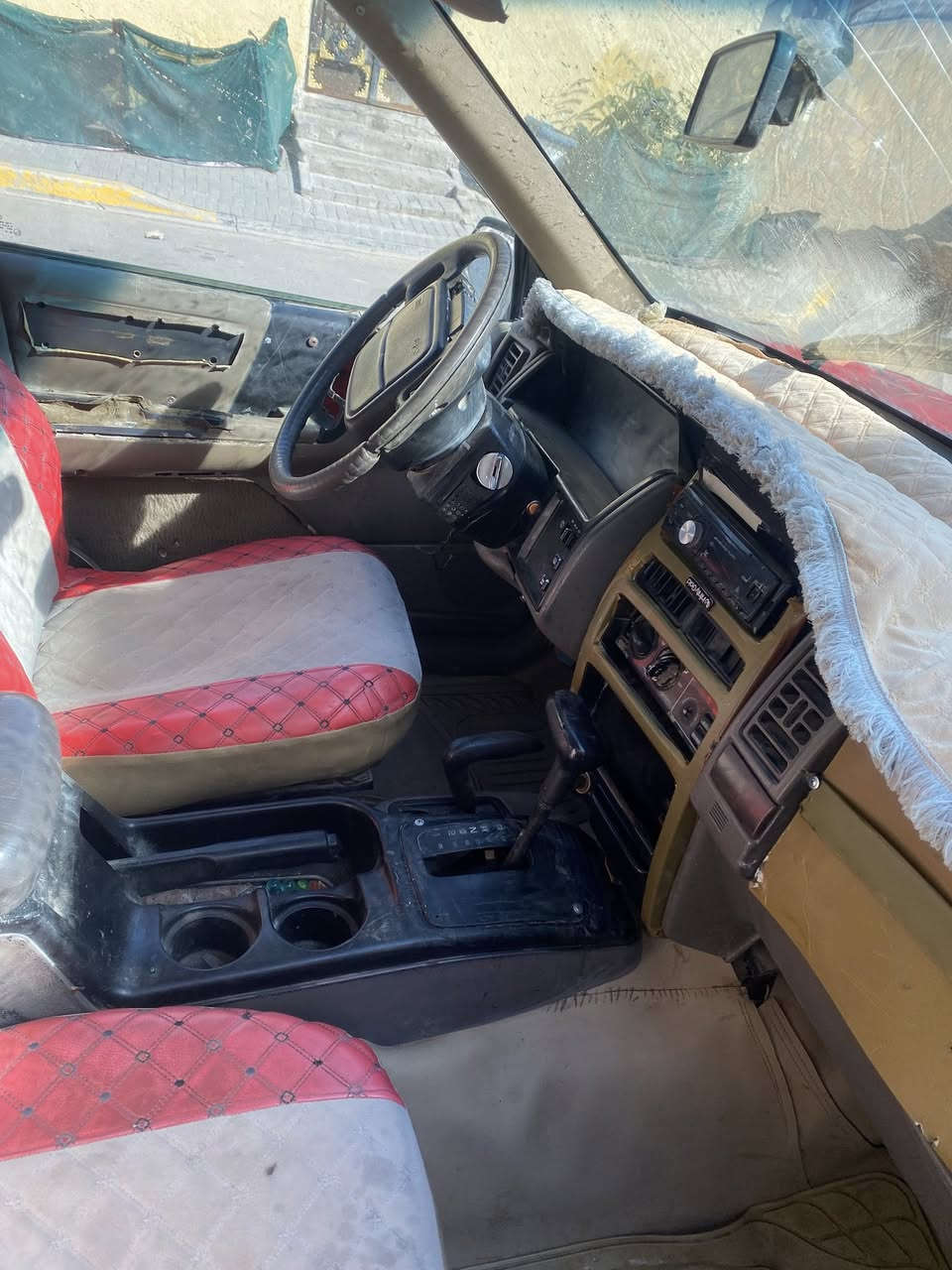 سلام عليكم سياره جيب مديل 1994محرك مال بطه سنويه منتهيه 2023نقصه ترتيب بل كهربائية عنوان البصرة دور شرطه سعر28 بيه مجال رقم هاتف *********** موجود وتساب
