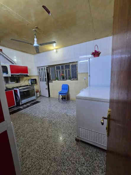 سلام عليكم
بيت للبيع حي الزهراء مقابيل المعهد الفني 

مساحه البيت 200م طابو صرف بناء درجه اولى

 البيت طابقين يحتوي ع 

ستقبال طابق الاول 

صاله ثنين طابق الاول والثاني 

غرف خمسه طابق الاول ثنين الطابق الثاني ٣غرف 

مطبخ + صحيات طابق اول + صحيات طابق ثاني 

+صحيات خارجيه 

السعر خاص 

للاستفسار ***********
