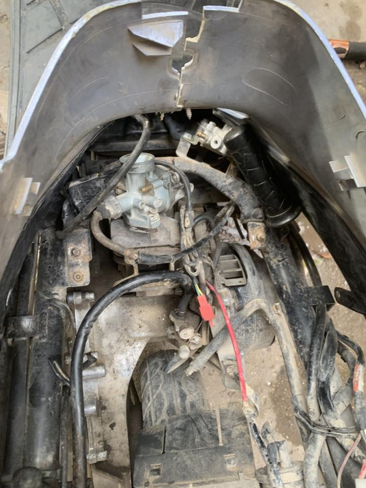 دراجه للبيع كوم حديد لحد يجي ويكلي شبيها ما بيها كوم حديد مادري اني دراجه نضيفه بس متروكه وما شاديها السعر 100 
رقم بس واتساب ***********
