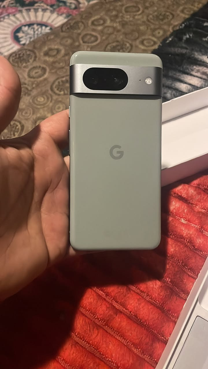 السلام عليكم عندي 2 خوات لون سمنتي ذاكره 128 واتساب ***********
