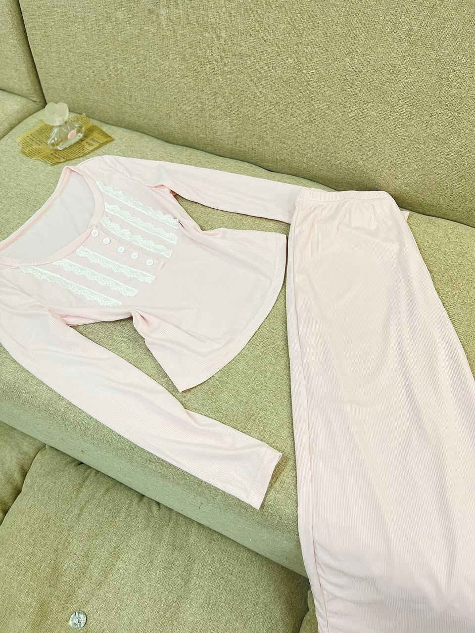 نبدي بموسم الدلال والرحه والاناقه😍☀️
تراك بيتي قماشه قطني مطاط ناعم ومريح🫦✨
كل القياسات متوفره اسعارنا من ١٠ وجوه


**إذا كنت صاحب هذا الإعلان وتريد حذفه لأي سبب، رجاءا أرسل رسالة إلى الدعم الفني**