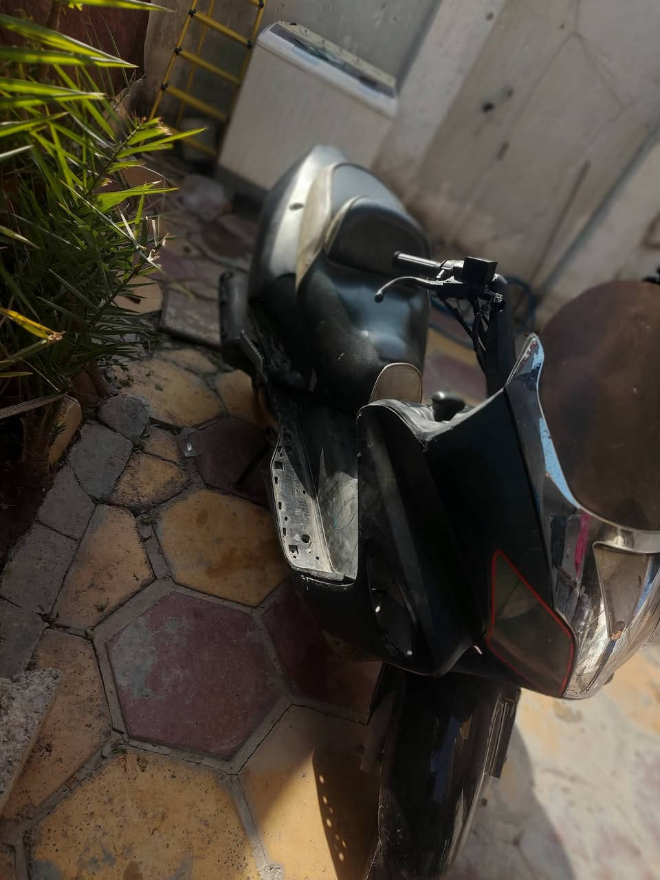 اسلام عليكم ورحمة الله وبركاته هاي الدراجه فورزه صفر سته 06 متروكه ابيع كوم حديد بيها منفيس رايدهاا اب 250 التواصل عبر الوتساب ***********
