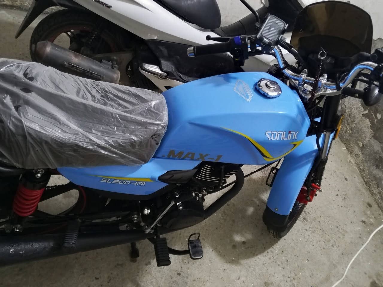 شاينك موديل 2025 مصالها هواي طالعه من الرمبه السعر مليون و50 الرقم ***********
ملاحظه الدراجه ما مشتغله دلفري
