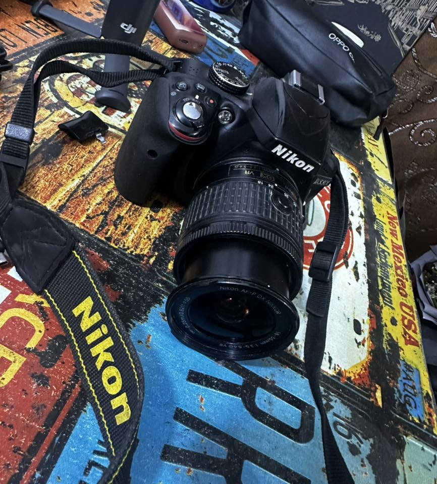 السلام عليكم كامرا نيكون + اوزمو للبيع
كامرا نيكون D3300 نضيفه كلش مع كامل ملحقات عدستها الاصليه وشاحنه ورام وجنطه وكيبلات نقل وعرض ع شاشه 

اوزمو موبايل 7p مستعمل كلش قليل يدعم الذكاء الاصطناعي تتبع تلقائي فد شي يخبل غني عن التعريف 
***********
