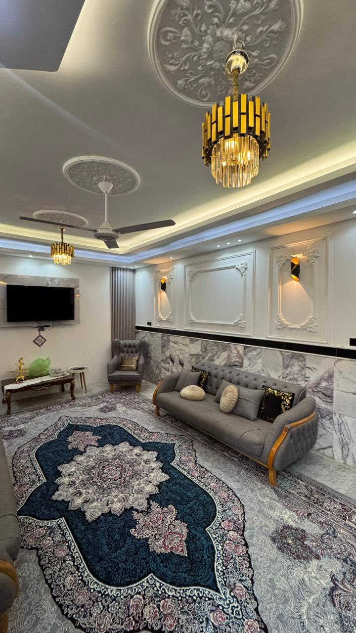 السلام عليكم
يعلن مكتب التصميم العقاري عن عرض دار راقية وجاهزة للسكن:
• الموقع: حي الصحة، قرب الحمام الدمشقي.
• المساحة: 600 متر | طابو ملك صرف (زراعي) سند 25.
• البناء: طابقين (2018) | 4 غرف نوم + حديقة داخلية.
• المميزات: أرضيات بورسلين جديدة وتصميم عصري.
•لمن يرغب في عرض عقاره للبيع أو الإيجار، يسعدنا زيارتكم لمكتبنا أو مراسلتنا مباشرة عبر الواتساب.
📍 عنوان المكتب: حي الصحة - مجاور جامع الهندي.
📞 للتواصل والواتساب:
***********
***********
