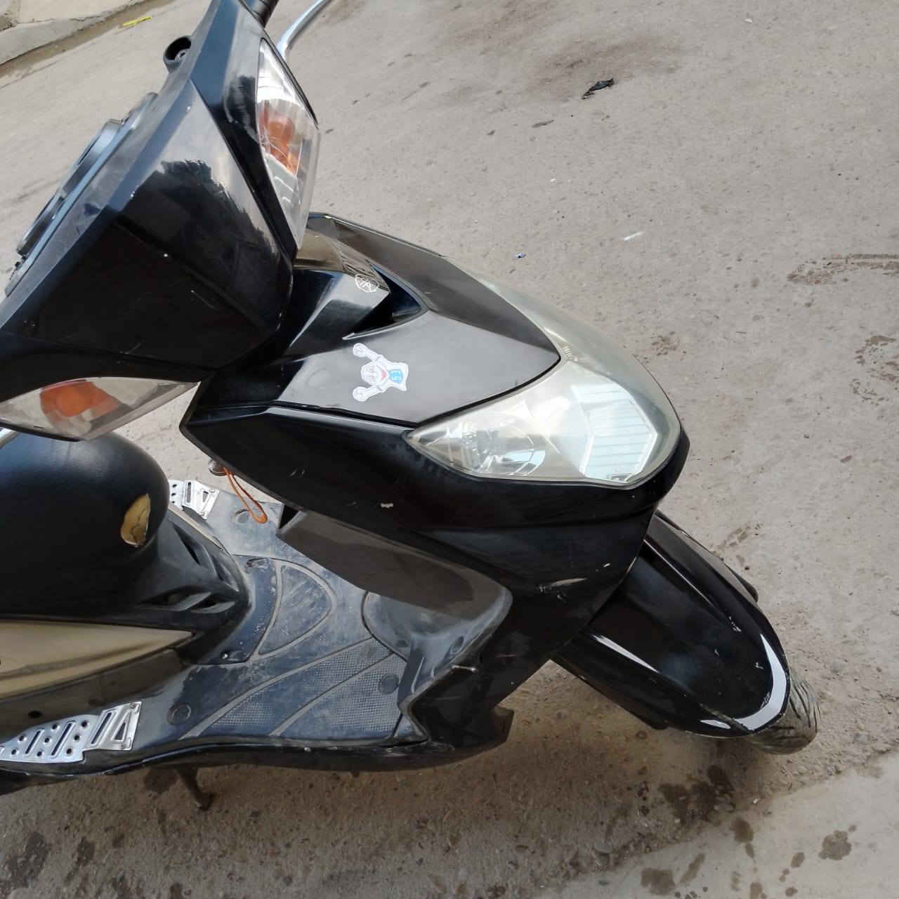 السلام عليكم، دراجه سكنس فحل كابريتر، للبيع كابريتر جديد كلجات وقايش جدد نكره سلف، السعر 650 عنواني الشعب حي البساتين رقم الهاتف ***********
