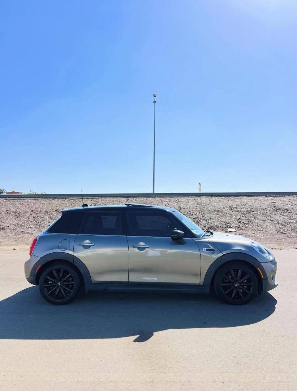 السلام عليكم سياره موديل 2020 
سياره فول مواصفات مكفولة كفاله عامه
من الصبغ من ظربه
تبريد تتفه شغاله 
محرك 4ستندر حجم 1500
عنوان بغداد
السعر (118 وبيه مجال 
رقم سليمانيه باسمي لغايه 2029💯***********👍💯
