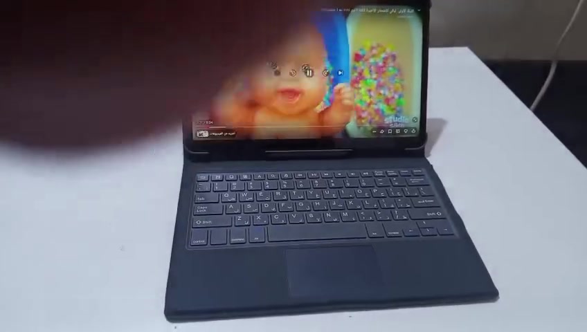 تابلت من علامة G تاب الشاشه 12 ميجا جديد بالباكيت السعر ٢٥٠ قفل هو وملحقاته موجود حتى الكيبورت رقم الهاتف ***********
