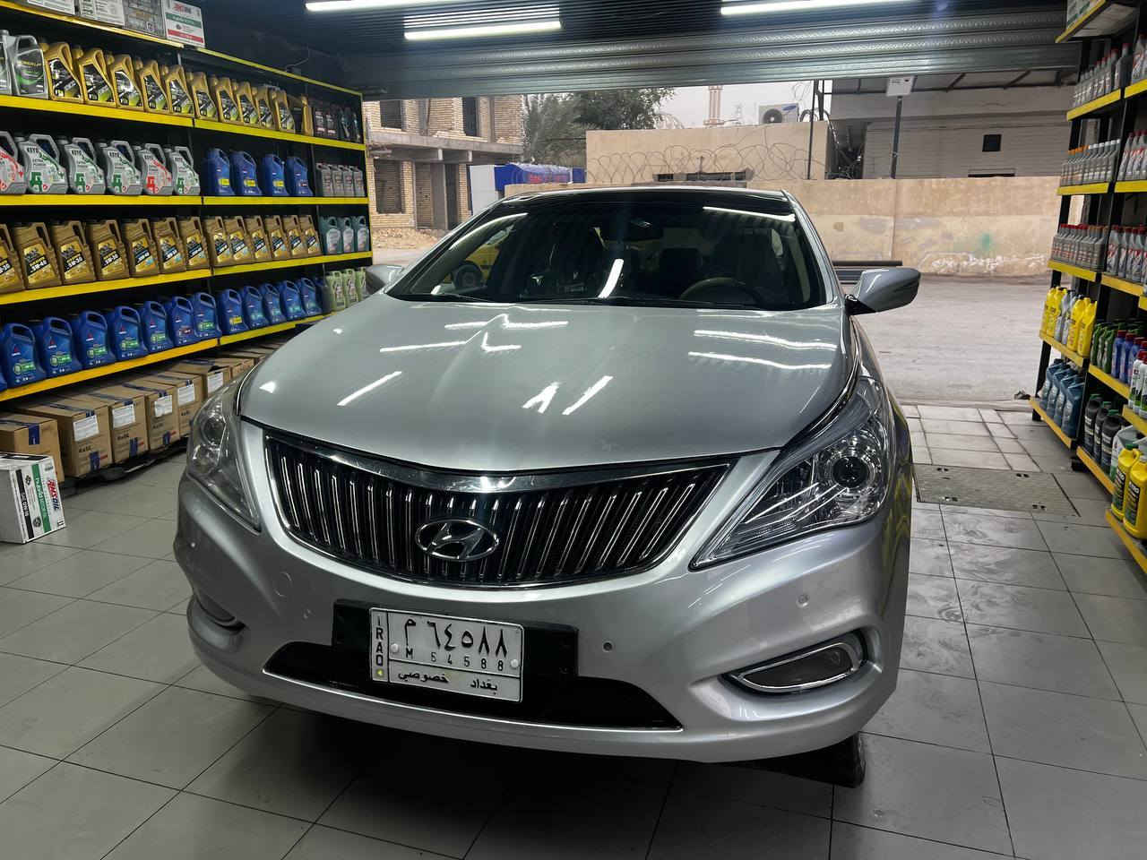 هونداي ازيرا 2013 مغلفة بالكامل ppf لون سلفر امريكي
ماشية 160 الف وقابل للزيادة
رقم بغداد باسمي 
محرك 3300 المرغوب ما مفتوح شرط 
بيها  جاملغ السايق ضرر داخل العراق مبدل ومصبوغ  وحادثه البنيد ودعامية فقط بدون دواخل ومبدلات  ومصبوغة الدعامية الامامية والخلفية فقط
سياره فول و1 على 1 vip  تبريد وتدفئة بالكشنات 
بصمه ابواب بصمه تشغيل بصمه بالصندوق 
بنوراما 
حساسات امامي خلفي 
لايتات زنون 
برده خلفيه كهرباء
برده على ابواب الخلف 
المرايه الداخليه تعتيم 
اناره بالدشبول 
اشاره ترحيب عند الاقتراب من السياره 
اشاير بالمري 
مانع انزلاق 
الاناره الداخليه لد 
الكشنات الاماميه تحكم كهربائي 
مراية قلاب
الجامات الاماميه اوتو 
تحكم كامل بالستيرن 
مثبت سرعه
ارضيه مغلفه  
قطعتين تبريد
صدر وحدادية جديد
منظومة تبريد جديدة
تخم تاير حديد هانكوك
مكان السياره بغداد
السعر 125
وللاتصال *********** وبي واتساب
